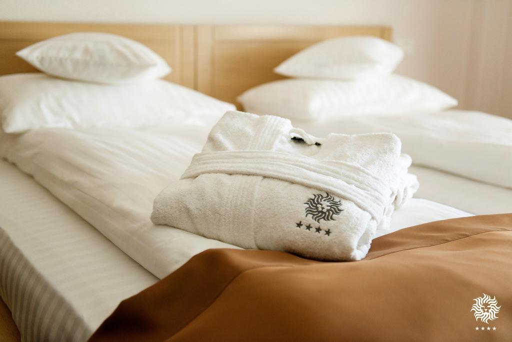 Hotel Leon & Spa Arad Quarto foto