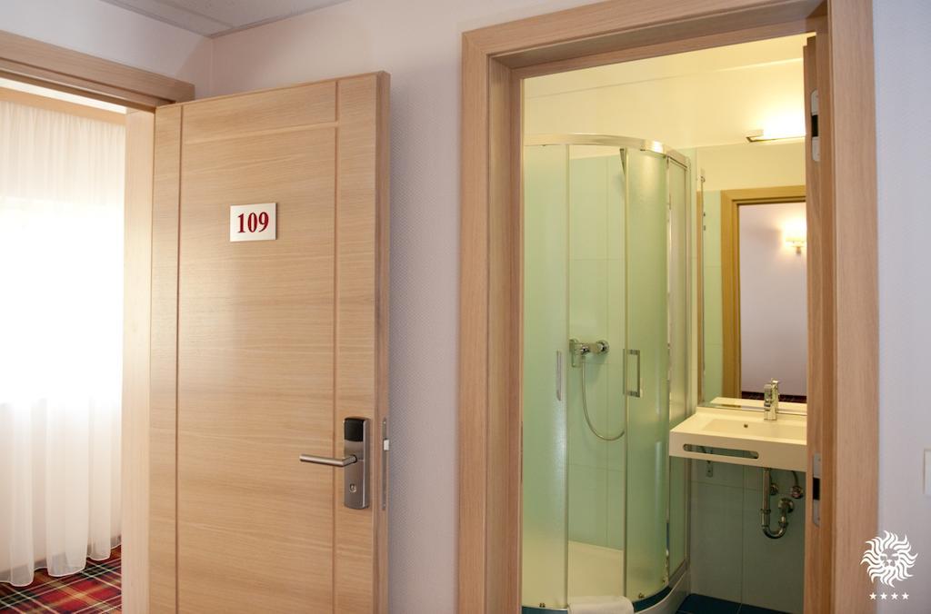 Hotel Leon & Spa Arad Quarto foto